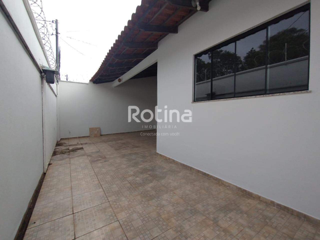 Casa para alugar, 3 quartos em Uberlândia no bairro Cidade Jardim no valor de R$ 2.500,00 - Rotina Imobiliária: 