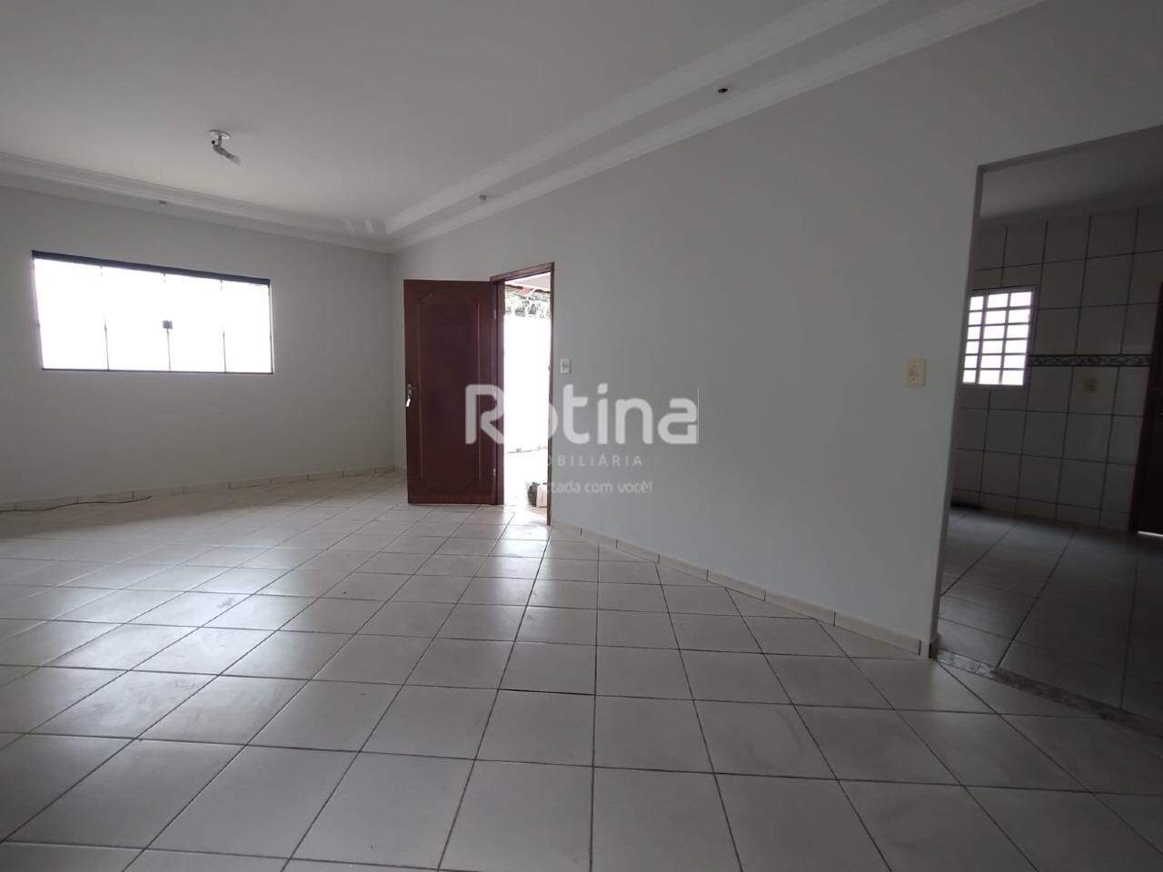 Casa para alugar, 3 quartos em Uberlândia no bairro Cidade Jardim no valor de R$ 2.500,00 - Rotina Imobiliária: 