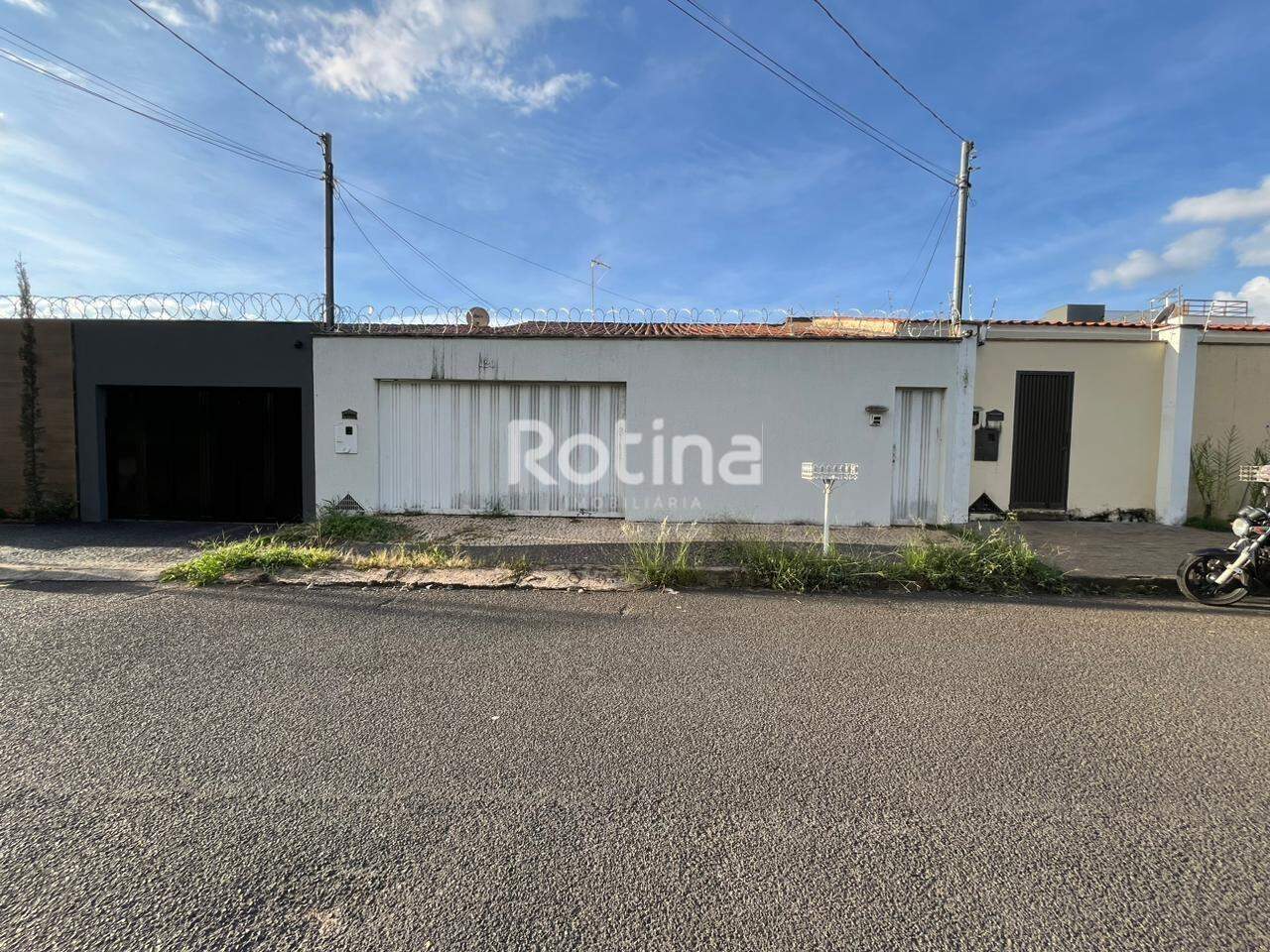 Casa para alugar, 3 quartos em Uberlândia no bairro Cidade Jardim no valor de R$ 2.500,00 - Rotina Imobiliária: 