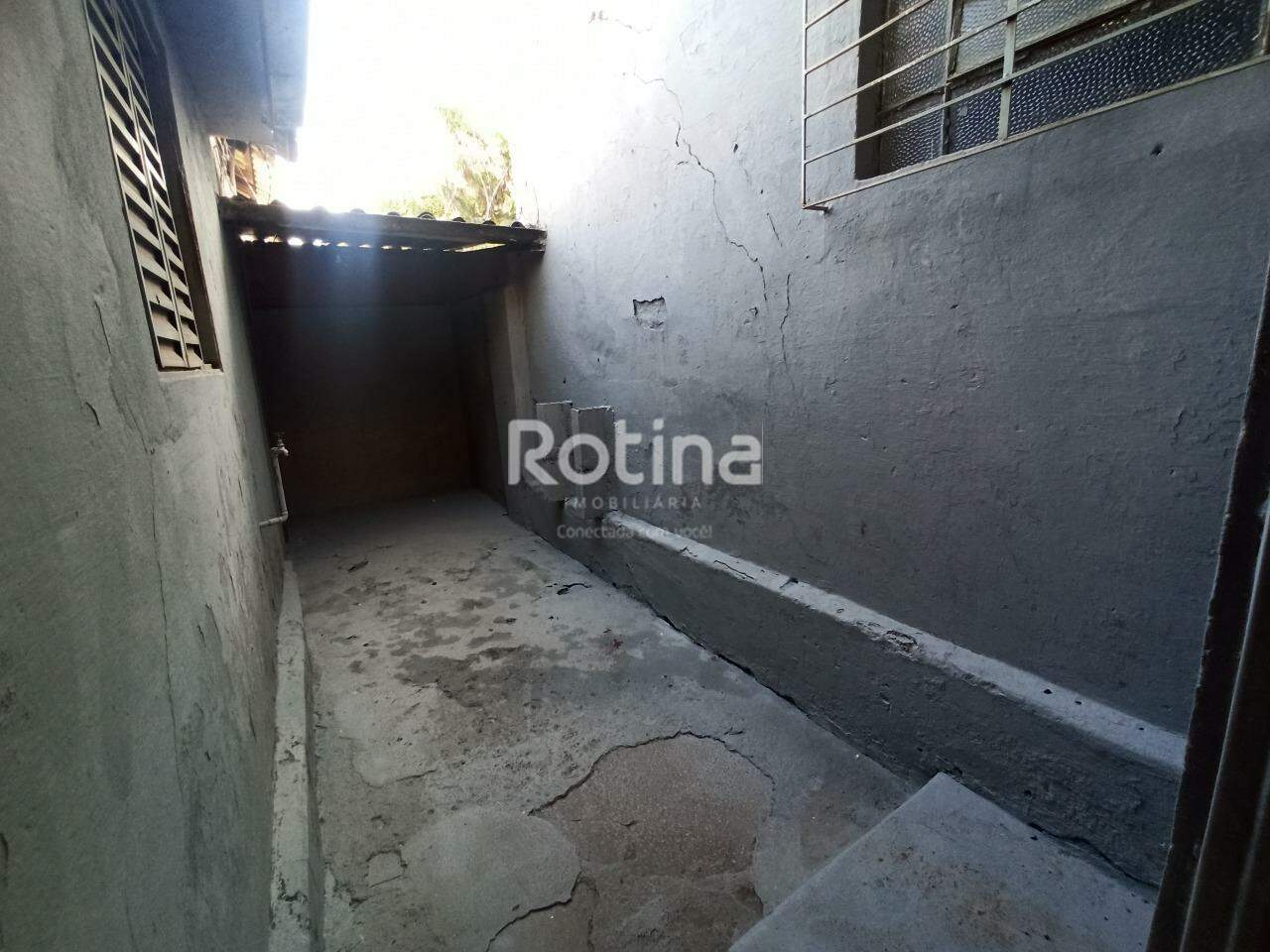 Loja para alugar, em Uberlândia no bairro Centro no valor de R$ 850,00 - Rotina Imobiliária: 