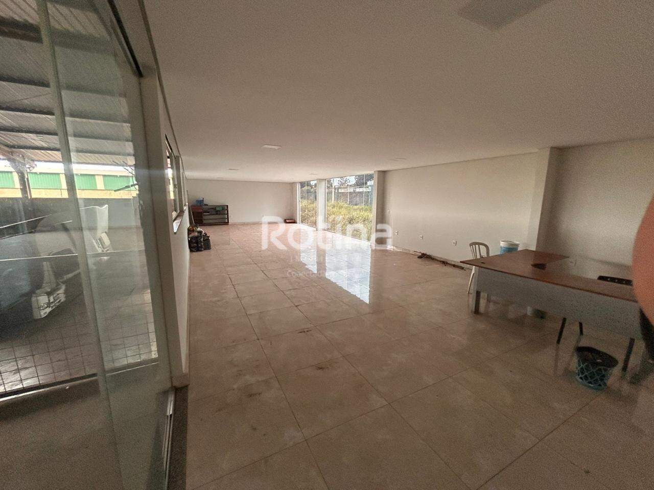 Galpão para alugar, em Uberlândia no bairro Distrito Industrial no valor de R$ 38.000,00 - Rotina Imobiliária: 