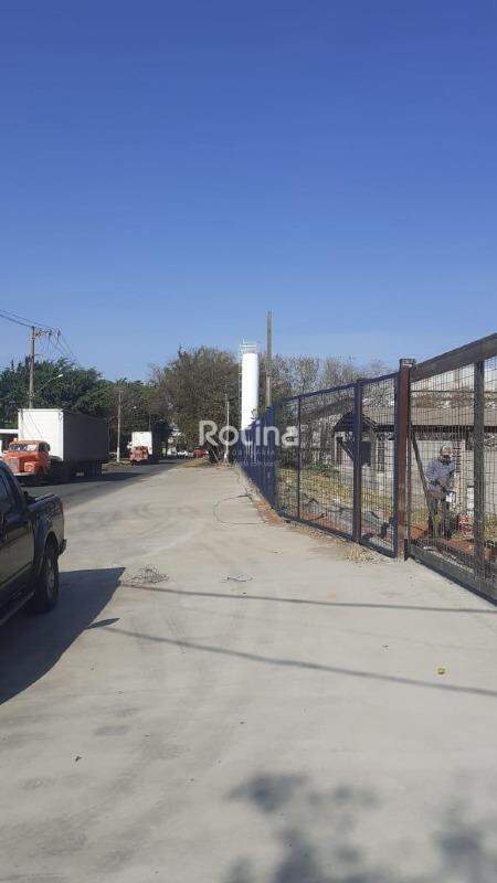 Galpão para alugar, em Uberlândia no bairro Distrito Industrial no valor de R$ 38.000,00 - Rotina Imobiliária: 