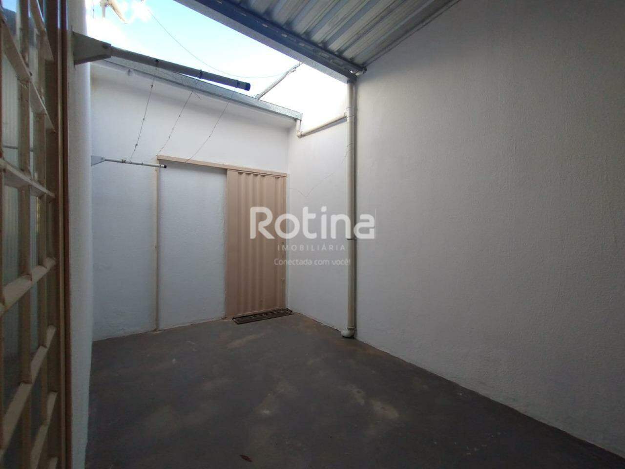 Casa para alugar, 3 quartos em Uberlândia no bairro Presidente Roosevelt no valor de R$ 1.650,00 - Rotina Imobiliária: 