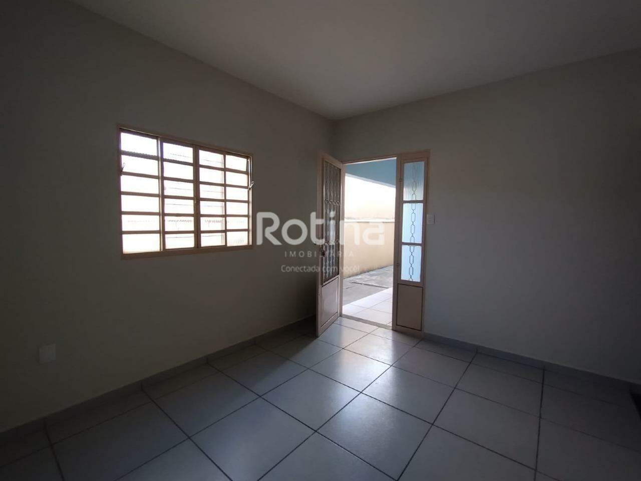 Casa para alugar, 3 quartos em Uberlândia no bairro Presidente Roosevelt no valor de R$ 1.650,00 - Rotina Imobiliária: 
