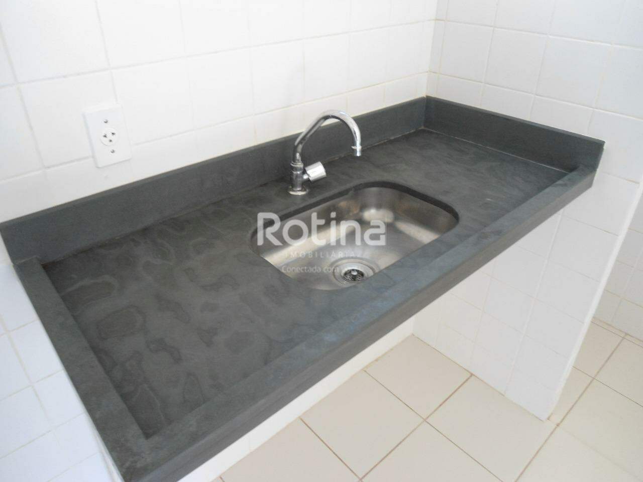 Apartamento para alugar, 2 quartos em Uberlândia no bairro Alto Umuarama no valor de R$ 1.250,00 - Rotina Imobiliária: 