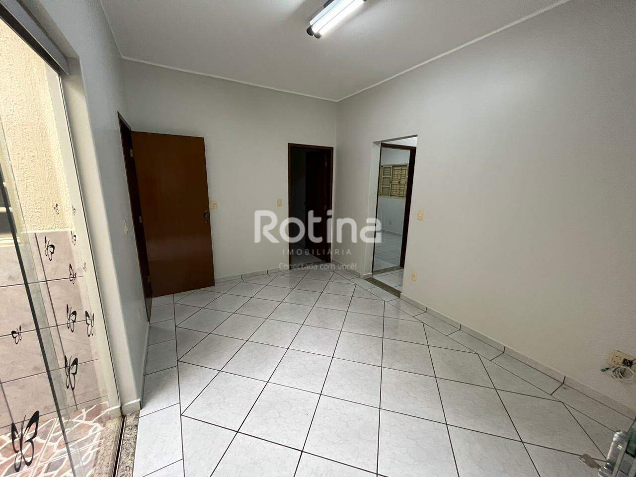 Casa para alugar, 4 quartos em Uberlândia no bairro Brasil no valor de R$ 3.500,00 - Rotina Imobiliária: 