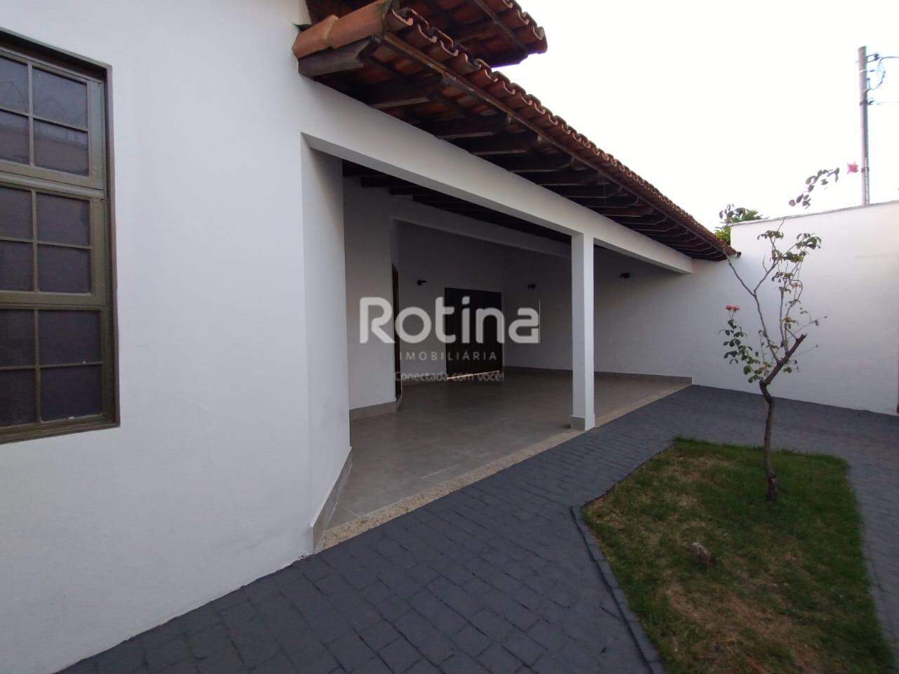 Casa para alugar, 3 quartos em Uberlândia no bairro Santa Mônica no valor de R$ 3.600,00 - Rotina Imobiliária: 
