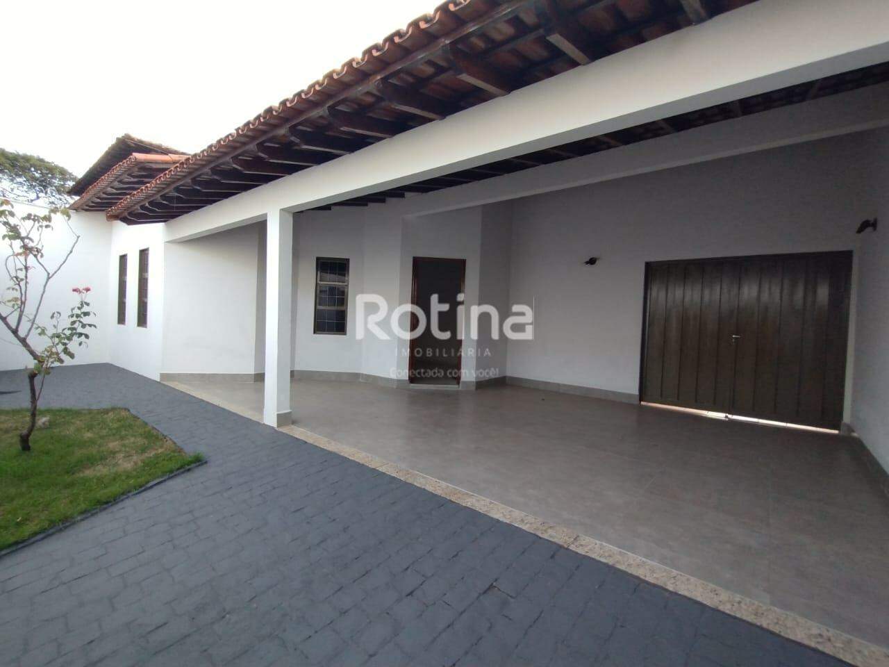 Casa para alugar, 3 quartos em Uberlândia no bairro Santa Mônica no valor de R$ 3.600,00 - Rotina Imobiliária: 