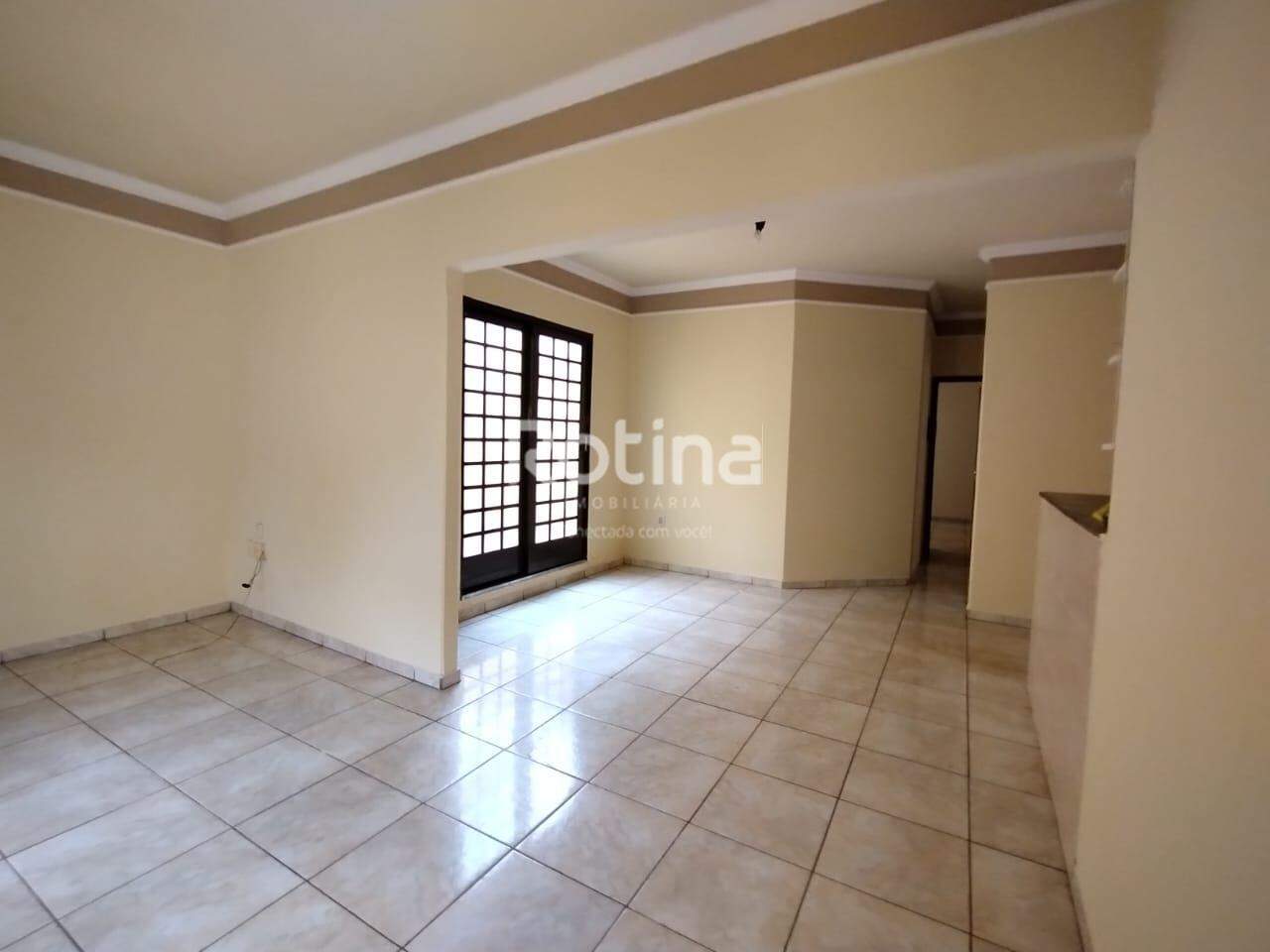 Casa para alugar, 2 quartos em Uberlândia no bairro Jardim Patrícia no valor de R$ 2.400,00 - Rotina Imobiliária: 