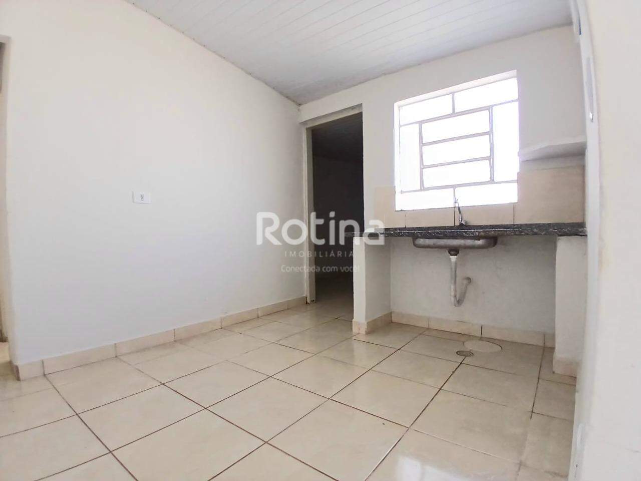 Casa para alugar, 2 quartos em Uberlândia no bairro Nossa Senhora Aparecida no valor de R$ 1.100,00 - Rotina Imobiliária: 