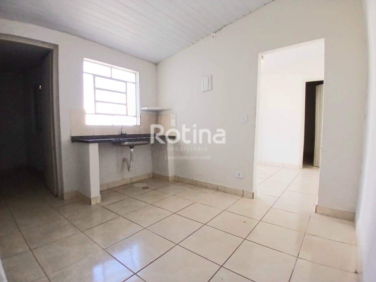Casa para alugar, 2 quartos em Uberlândia no bairro Nossa Senhora Aparecida no valor de R$ 1.100,00 - Rotina Imobiliária: 