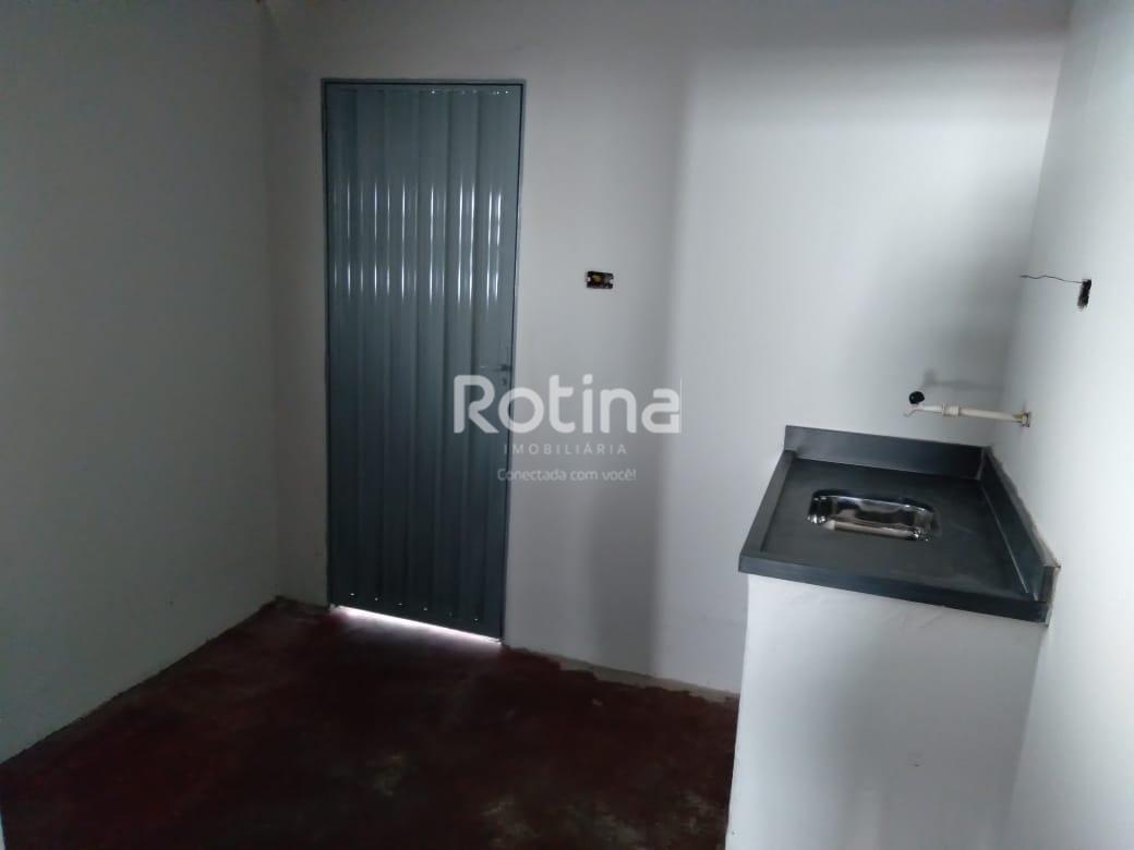 Casa para alugar, 2 quartos em Uberlândia no bairro Marta Helena no valor de R$ 1.200,00 - Rotina Imobiliária: 