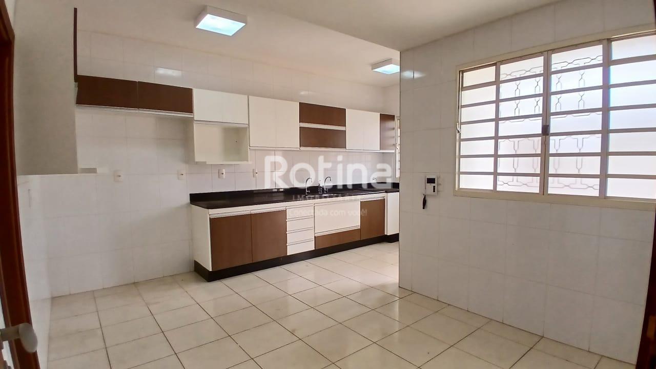 Casa para alugar, 4 quartos em Uberlândia no bairro Santa Mônica no valor de R$ 4.800,00 - Rotina Imobiliária: 