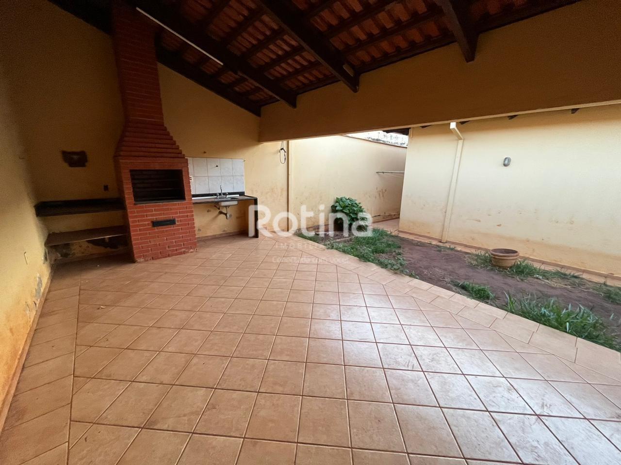 Casa para alugar, 3 quartos em Uberlândia no bairro Santa Mônica no valor de R$ 3.800,00 - Rotina Imobiliária: 