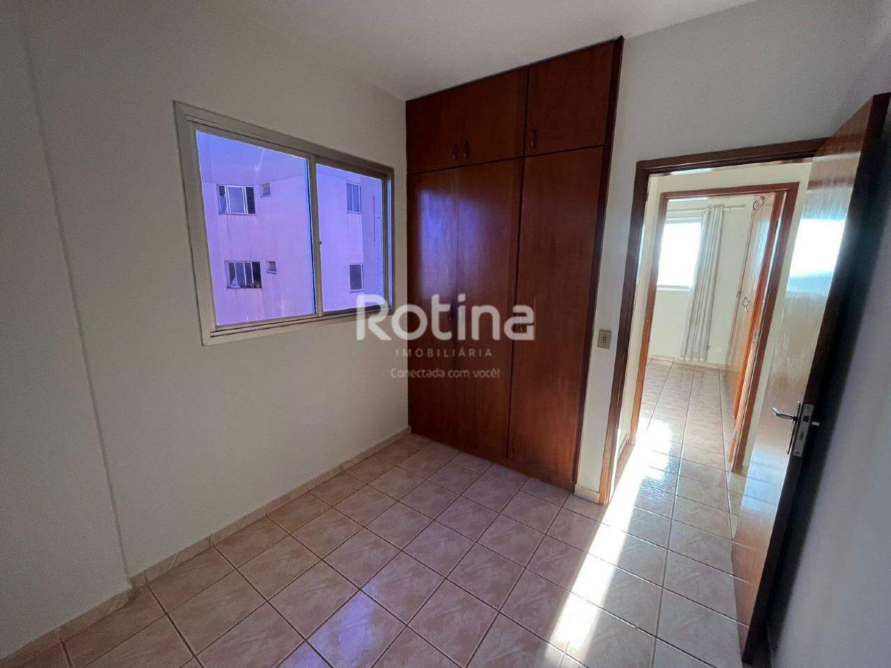 Apartamento para alugar, 3 quartos em Uberlândia no bairro Presidente Roosevelt no valor de R$ 1.600,00 - Rotina Imobiliária: 