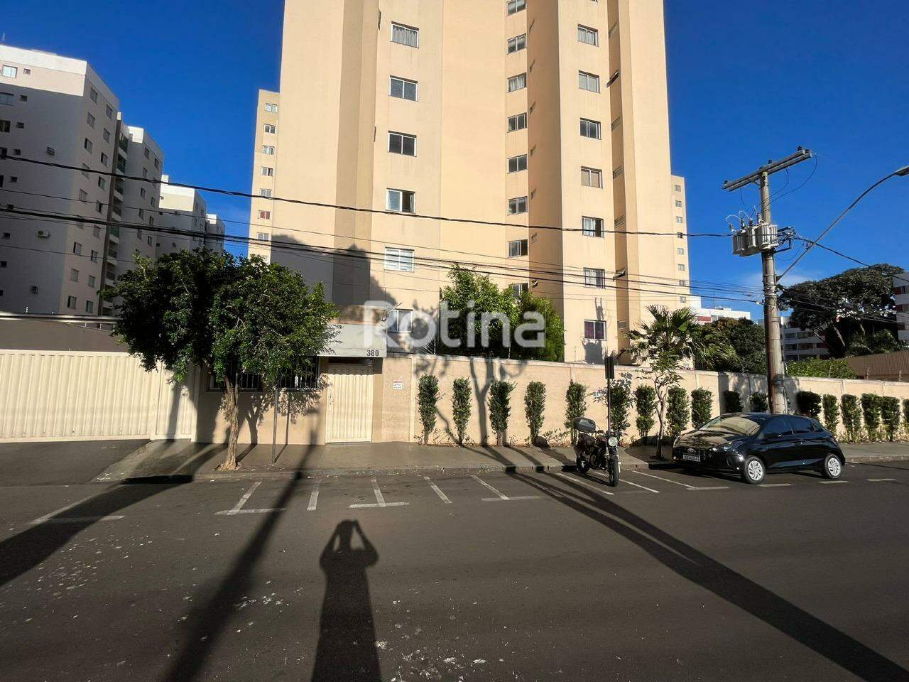 Apartamento para alugar, 3 quartos em Uberlândia no bairro Presidente Roosevelt no valor de R$ 1.600,00 - Rotina Imobiliária: 