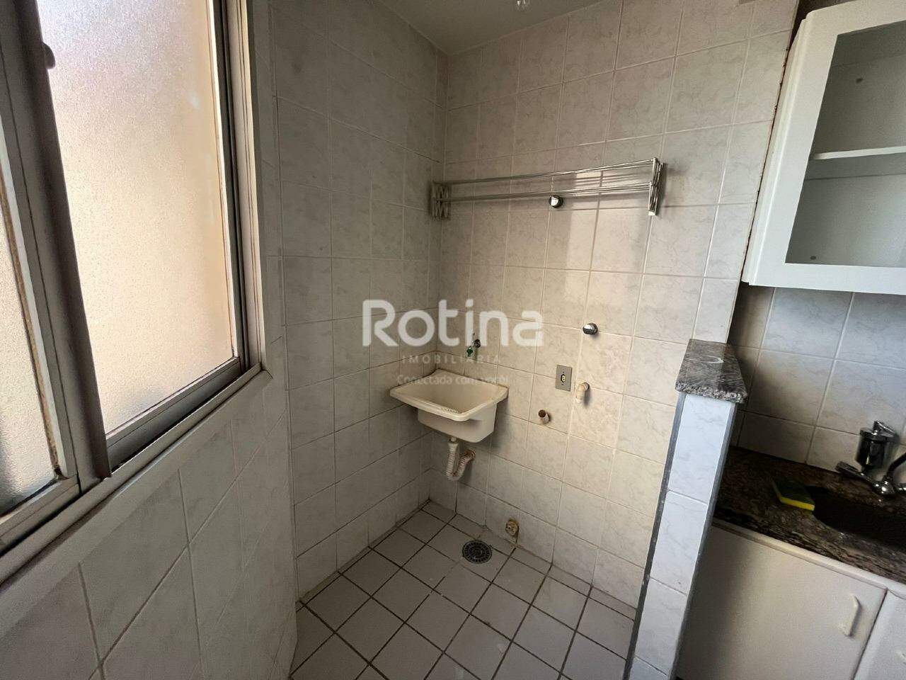 Apartamento para alugar, 3 quartos em Uberlândia no bairro Presidente Roosevelt no valor de R$ 1.600,00 - Rotina Imobiliária: 
