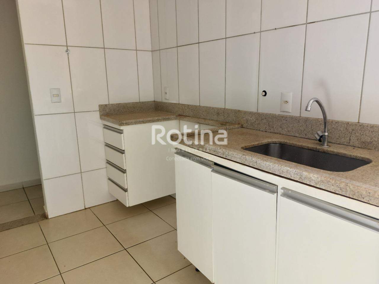 Apartamento para alugar, 3 quartos em Uberlândia no bairro Saraiva no valor de R$ 2.300,00 - Rotina Imobiliária: 