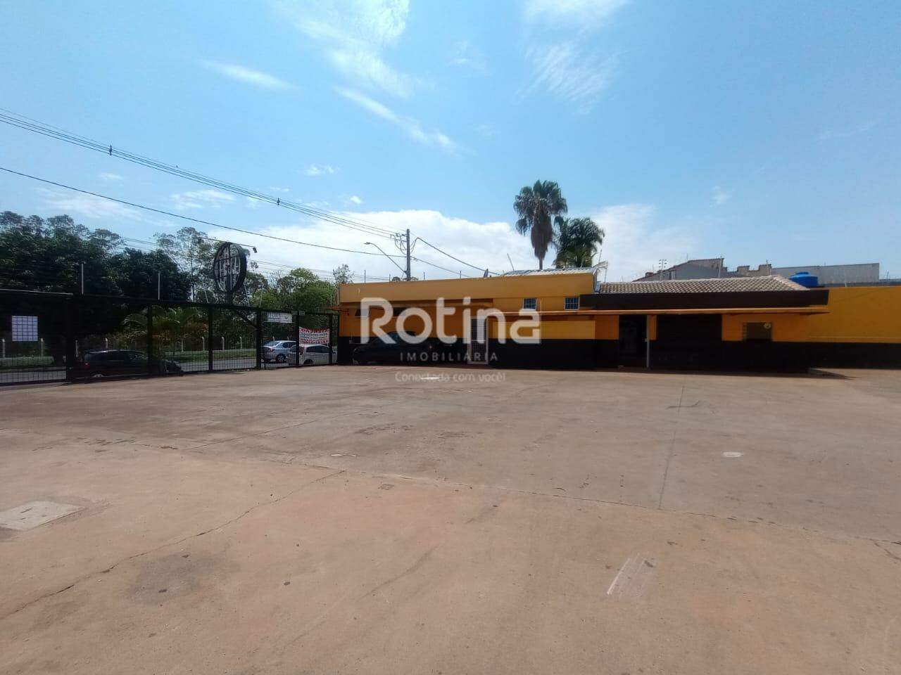 Área para alugar, em Uberlândia no bairro Santa Mônica no valor de R$ 9.700,00 - Rotina Imobiliária: 