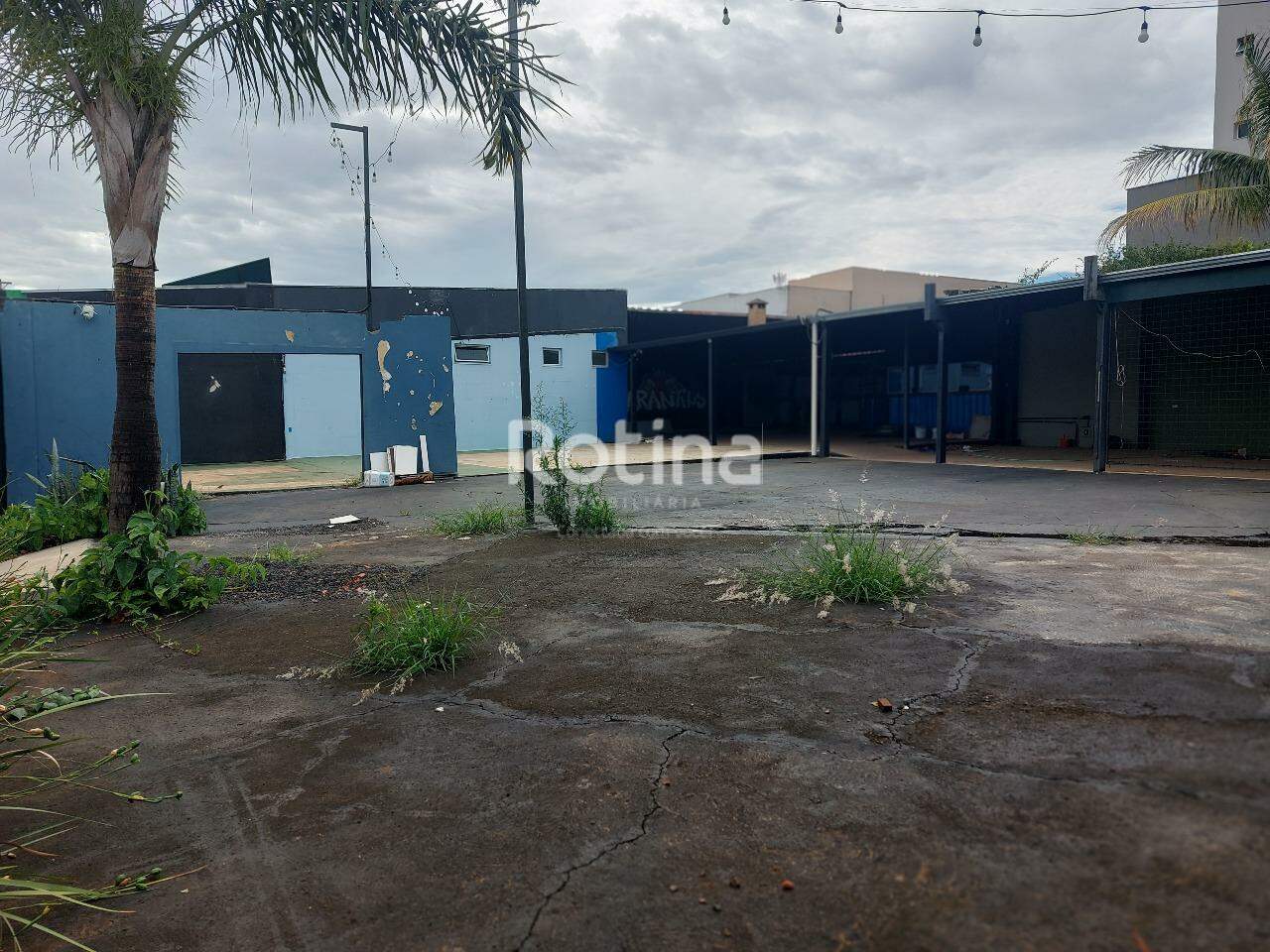 Área para alugar, em Uberlândia no bairro Santa Mônica no valor de R$ 9.700,00 - Rotina Imobiliária: 