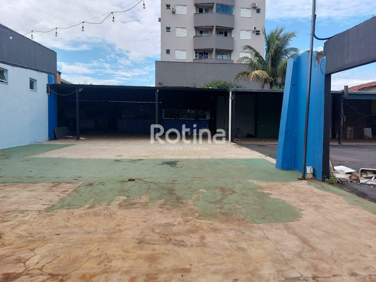 Área para alugar, em Uberlândia no bairro Santa Mônica no valor de R$ 9.700,00 - Rotina Imobiliária: 