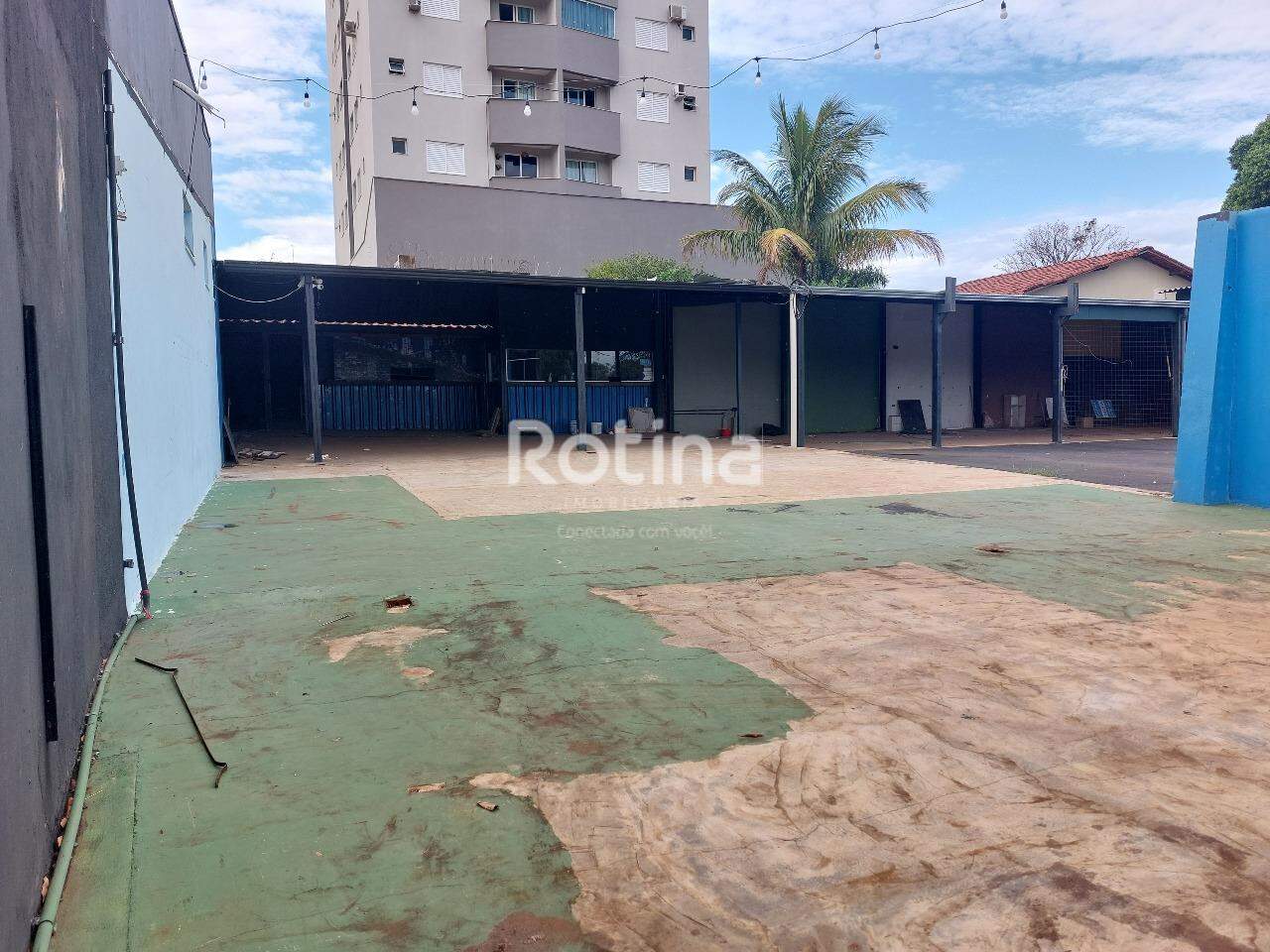 Área para alugar, em Uberlândia no bairro Santa Mônica no valor de R$ 9.700,00 - Rotina Imobiliária: 