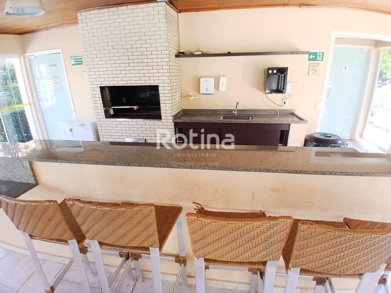 Apartamento para alugar, 3 quartos em Uberlândia no bairro Santa Mônica no valor de R$ 1.700,00 - Rotina Imobiliária: 