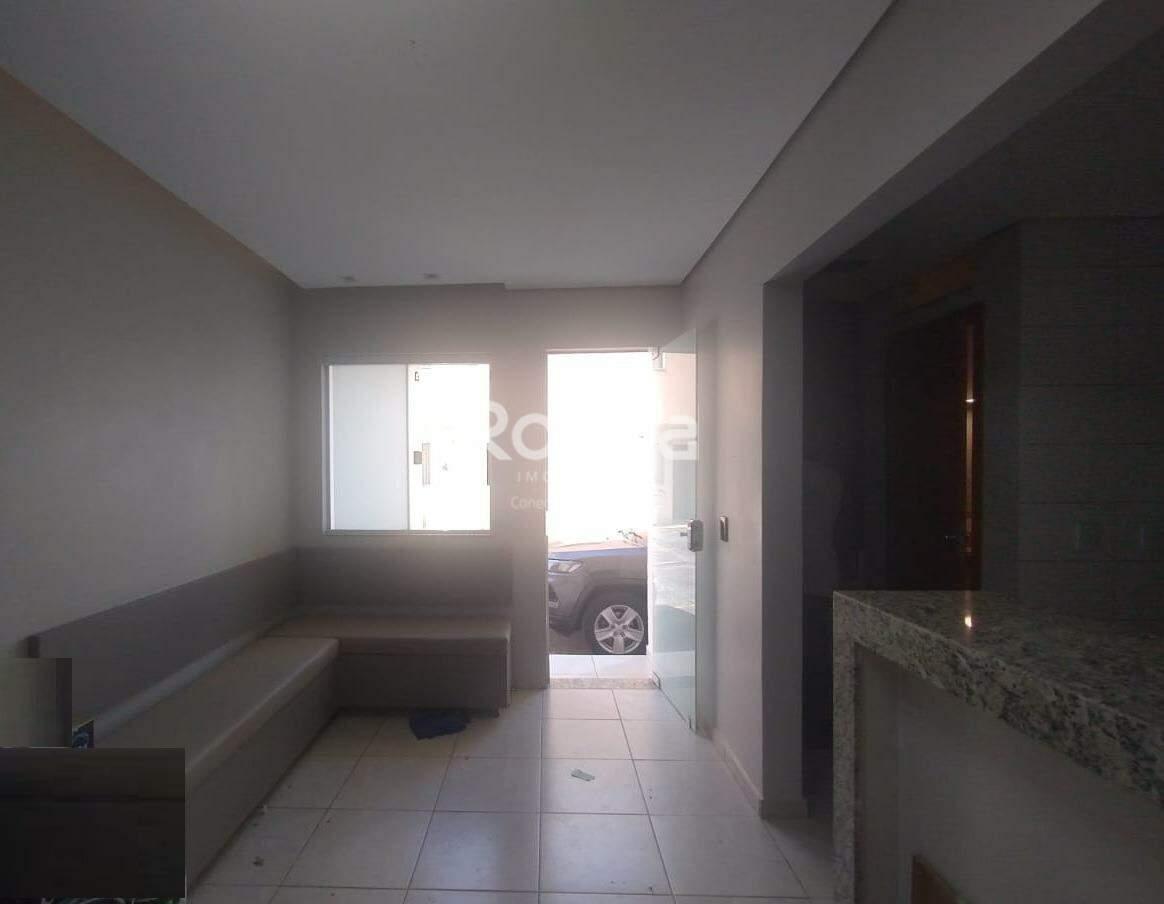 Casa para alugar, 2 quartos em Uberlândia no bairro Saraiva no valor de R$ 2.400,00 - Rotina Imobiliária: 