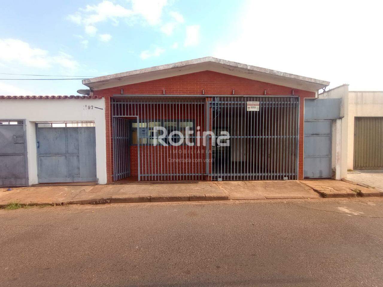 Casa para alugar, 3 quartos em Uberlândia no bairro Brasil no valor de R$ 1.750,00 - Rotina Imobiliária: 