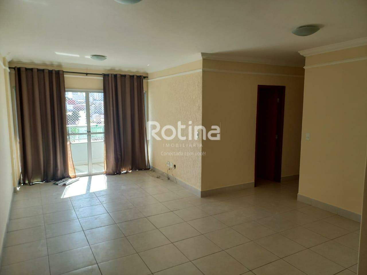 Apartamento para alugar, 3 quartos em Uberlândia no bairro Saraiva no valor de R$ 3.000,00 - Rotina Imobiliária: 