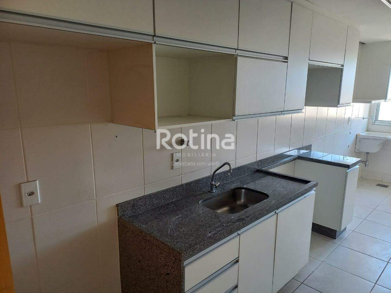 Apartamento para alugar, 3 quartos em Uberlândia no bairro Saraiva no valor de R$ 3.000,00 - Rotina Imobiliária: 