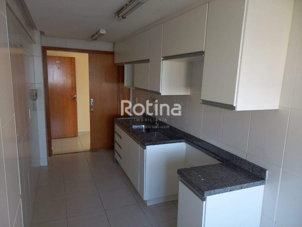 Apartamento para alugar, 3 quartos em Uberlândia no bairro Saraiva no valor de R$ 3.000,00 - Rotina Imobiliária: 