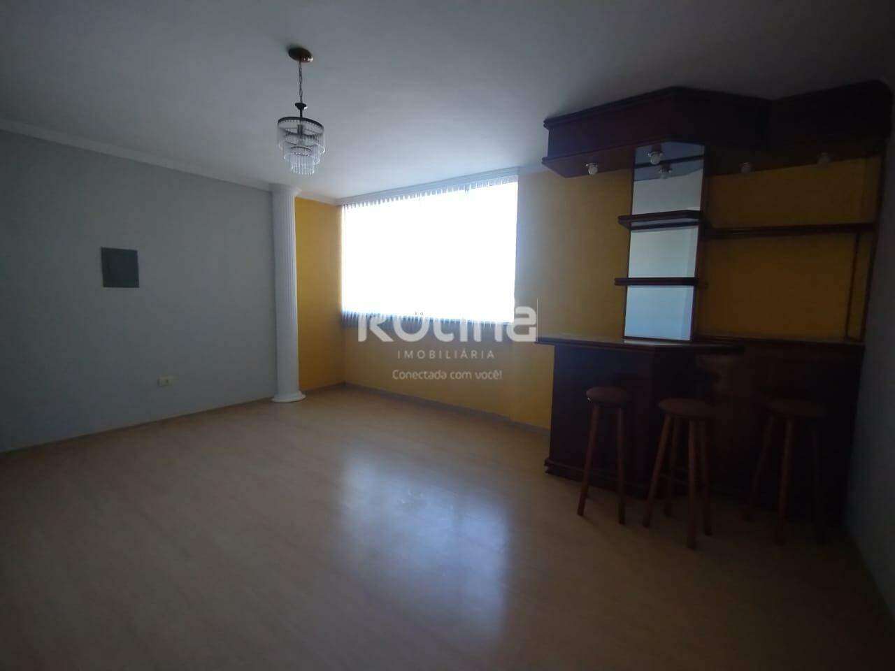 Apartamento para alugar, 3 quartos em Uberlândia no bairro Brasil no valor de R$ 2.400,00 - Rotina Imobiliária: 