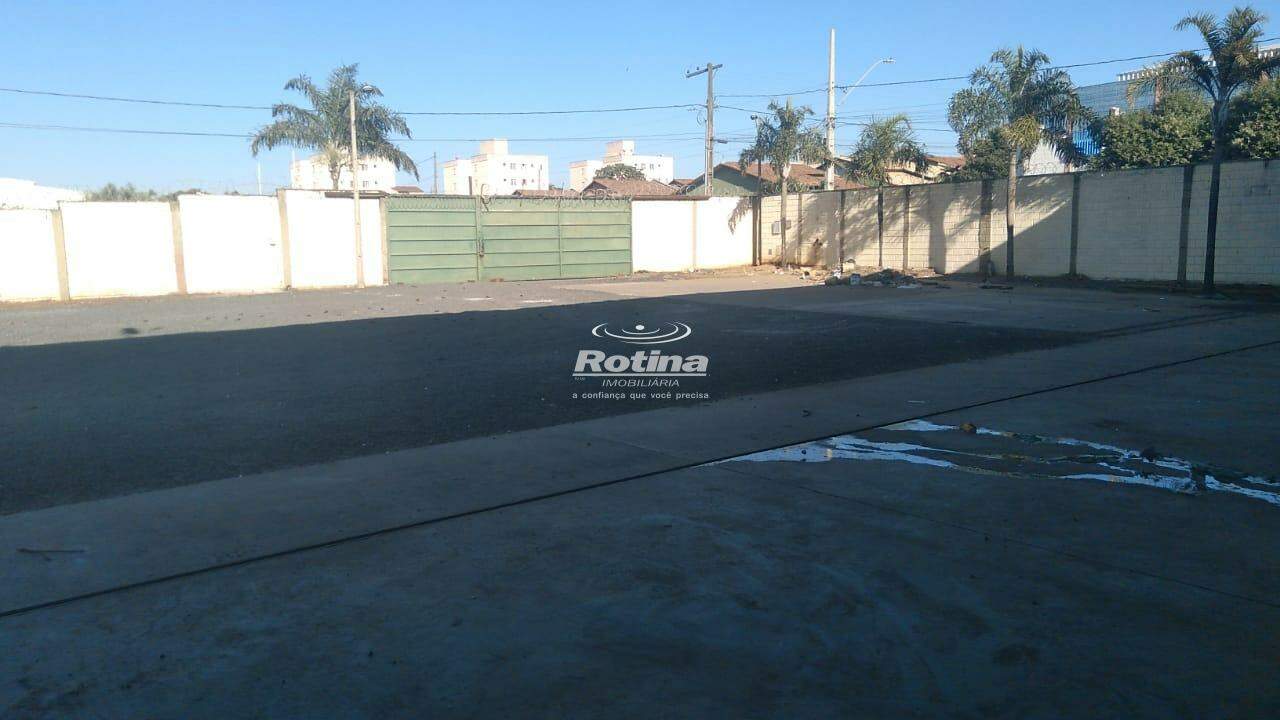 Galpão para alugar, em Uberlândia no bairro Minas Gerais no valor de R$ 17.000,00 - Rotina Imobiliária: 