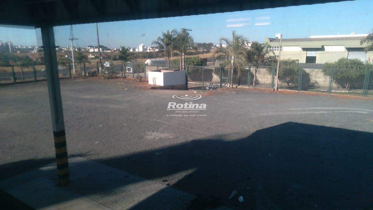 Galpão para alugar, em Uberlândia no bairro Minas Gerais no valor de R$ 17.000,00 - Rotina Imobiliária: 