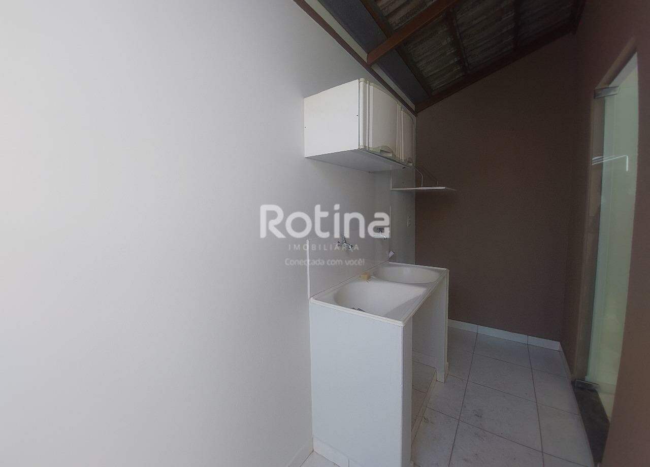 Casa para alugar, 2 quartos em Uberlândia no bairro Planalto no valor de R$ 1.800,00 - Rotina Imobiliária: 