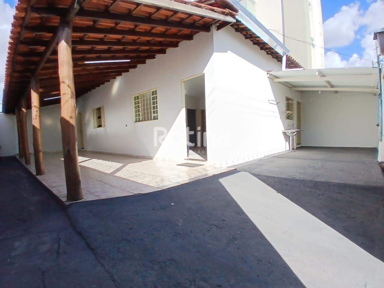Casa para alugar, 2 quartos em Uberlândia no bairro Presidente Roosevelt no valor de R$ 1.950,00 - Rotina Imobiliária: 