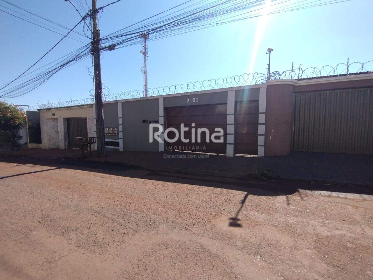 Casa para alugar, 1 quarto em Uberlândia no bairro Marta Helena no valor de R$ 1.000,00 - Rotina Imobiliária: 