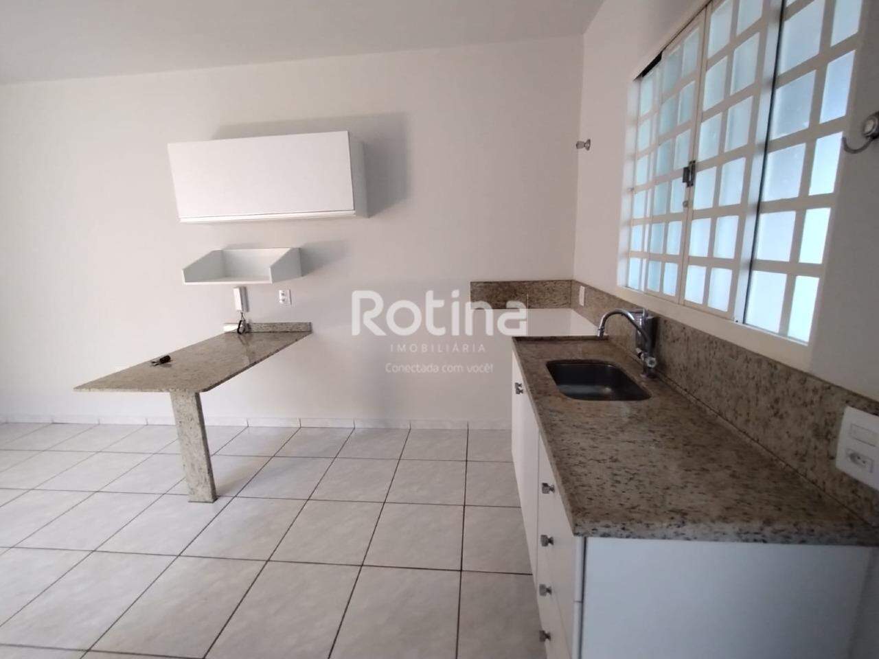 Casa para alugar, 1 quarto em Uberlândia no bairro Marta Helena no valor de R$ 1.000,00 - Rotina Imobiliária: 