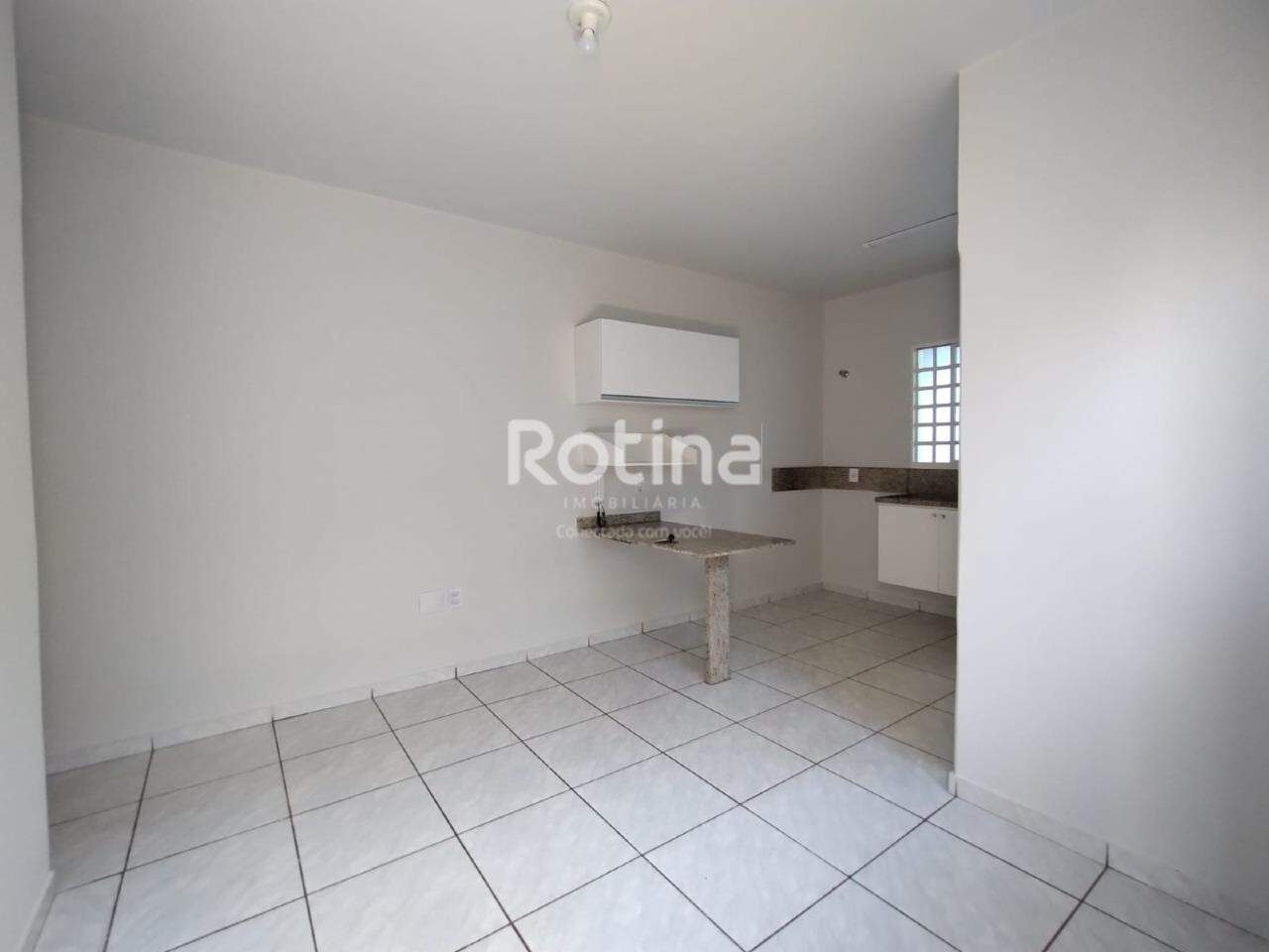 Casa para alugar, 1 quarto em Uberlândia no bairro Marta Helena no valor de R$ 1.000,00 - Rotina Imobiliária: 