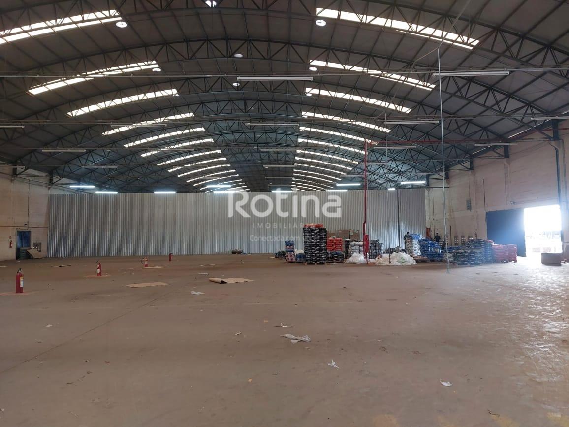 Galpão para alugar, em Uberlândia no bairro Distrito Industrial no valor de R$ 40.000,00 - Rotina Imobiliária: 