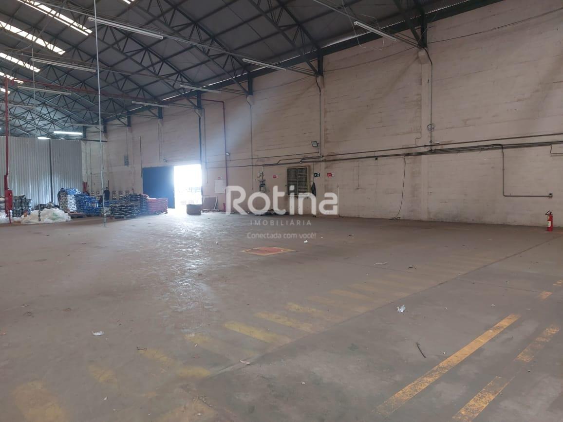 Galpão para alugar, em Uberlândia no bairro Distrito Industrial no valor de R$ 40.000,00 - Rotina Imobiliária: 