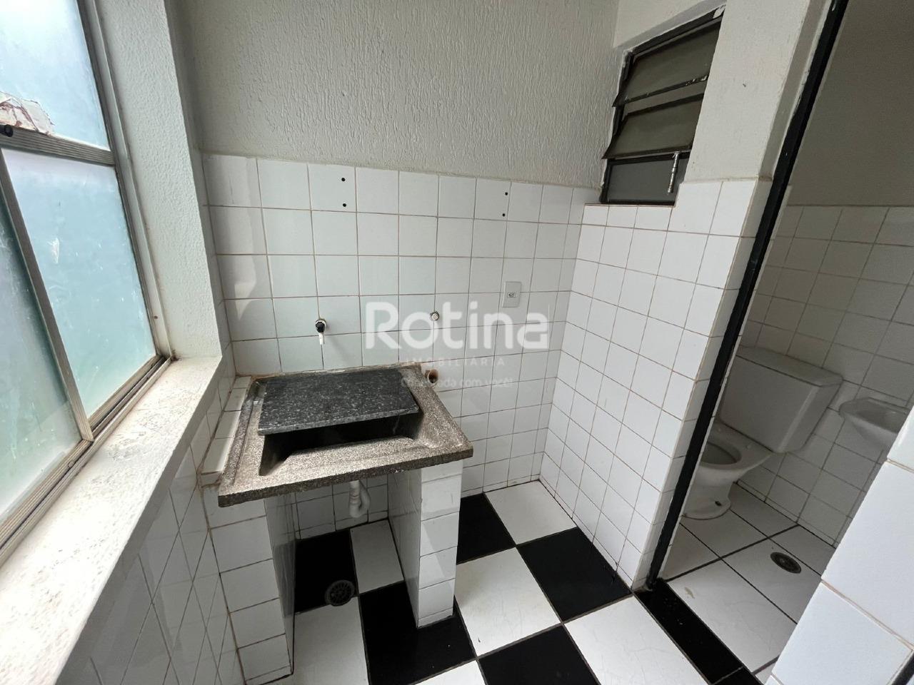Apartamento para alugar, 3 quartos em Uberlândia no bairro Alto Umuarama no valor de R$ 1.300,00 - Rotina Imobiliária: 
