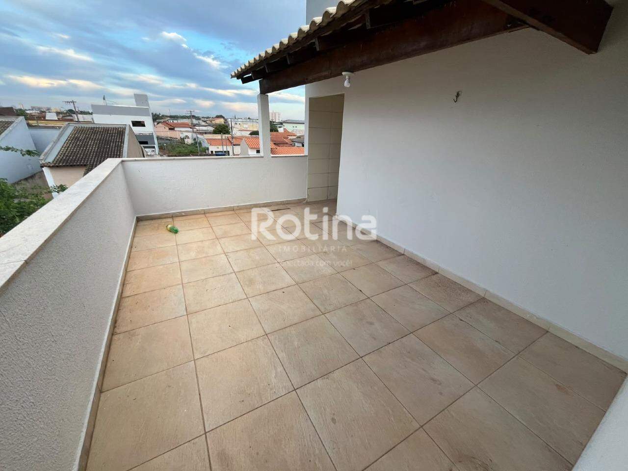 Apartamento para alugar, 2 quartos em Uberlândia no bairro Maravilha no valor de R$ 2.250,00 - Rotina Imobiliária: 