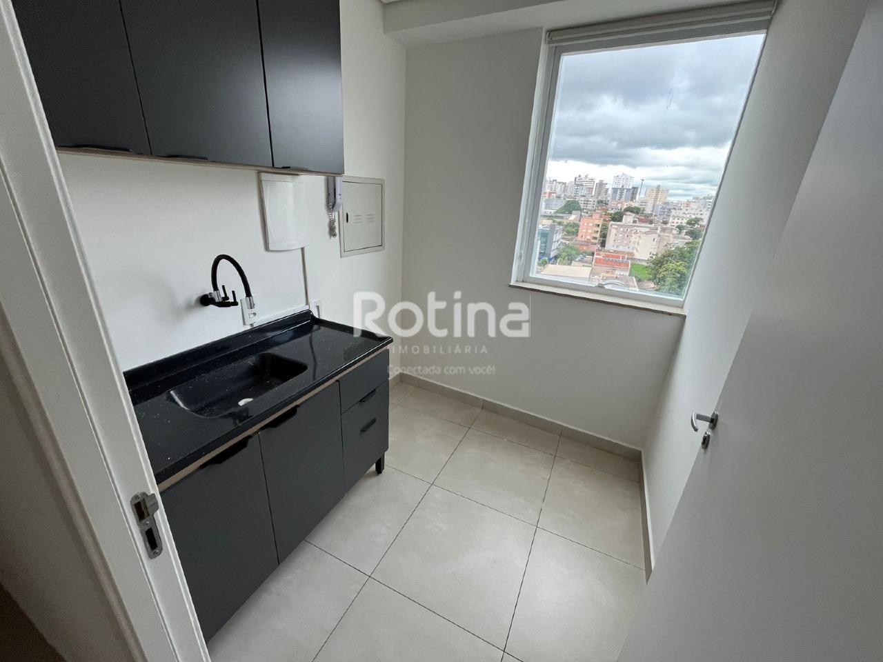 Sala para alugar, em Uberlândia no bairro Tabajaras no valor de R$ 3.200,00 - Rotina Imobiliária: 