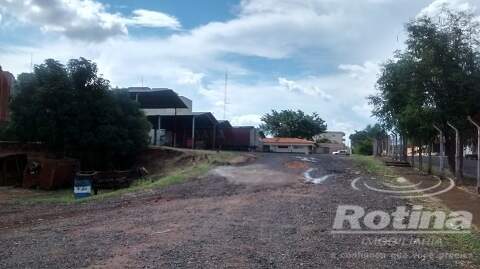 Galpão para alugar, em Uberlândia no bairro Presidente Roosevelt no valor de R$ 30.000,00 - Rotina Imobiliária: 530010d.jpg