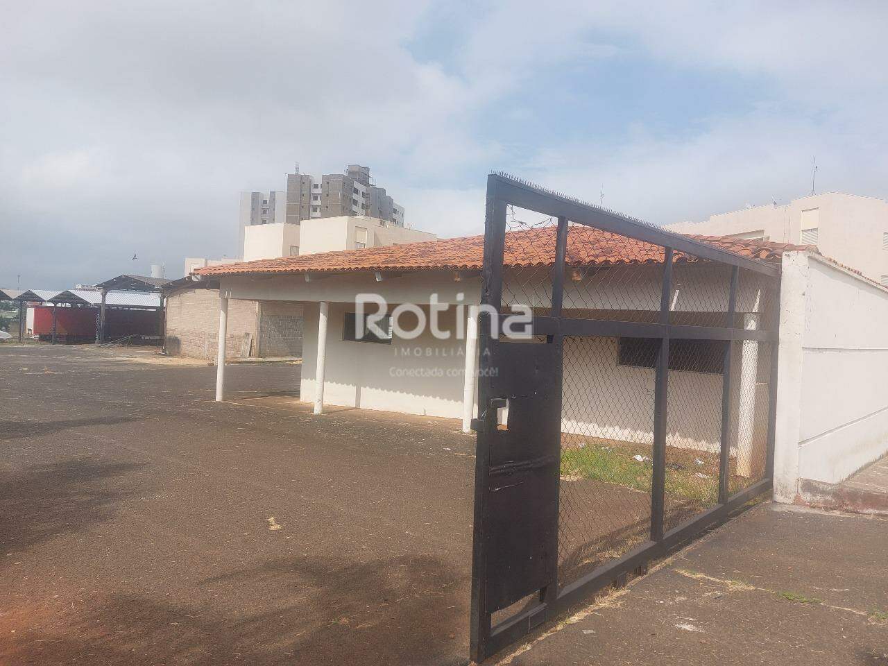 Galpão para alugar, em Uberlândia no bairro Presidente Roosevelt no valor de R$ 30.000,00 - Rotina Imobiliária: 