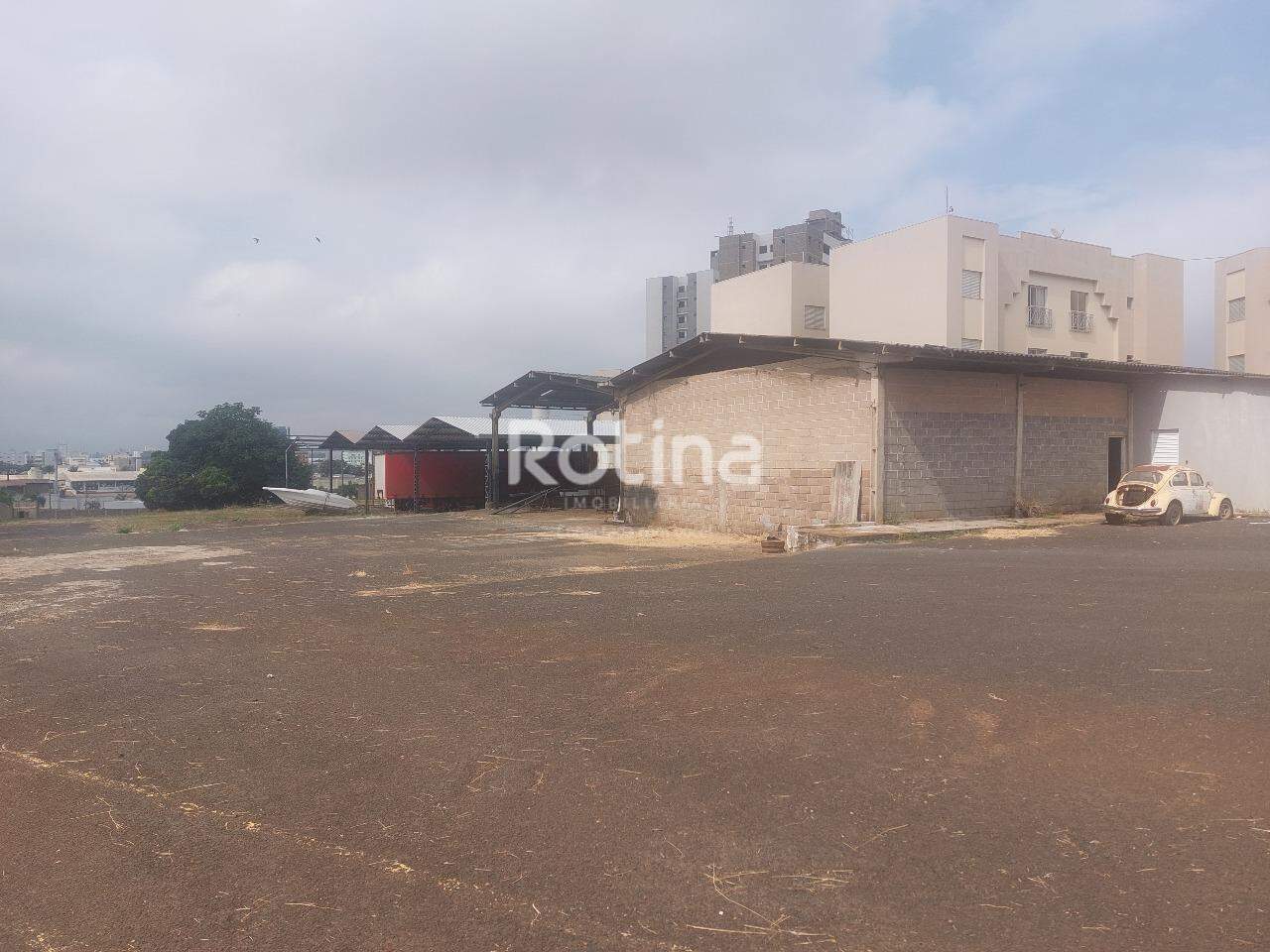 Galpão para alugar, em Uberlândia no bairro Presidente Roosevelt no valor de R$ 30.000,00 - Rotina Imobiliária: 