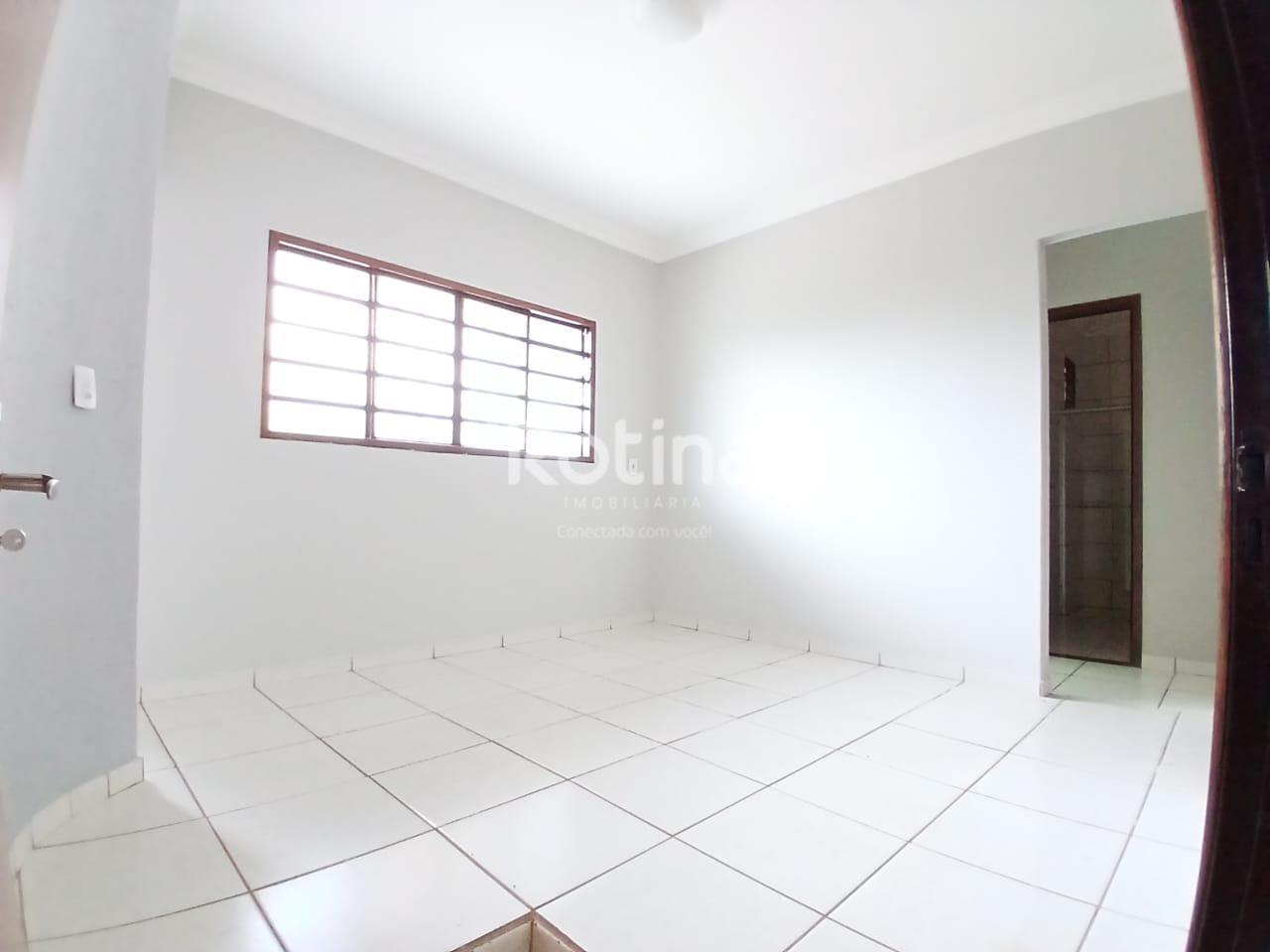 Casa para alugar, 3 quartos em Uberlândia no bairro Alto Umuarama no valor de R$ 2.300,00 - Rotina Imobiliária: 