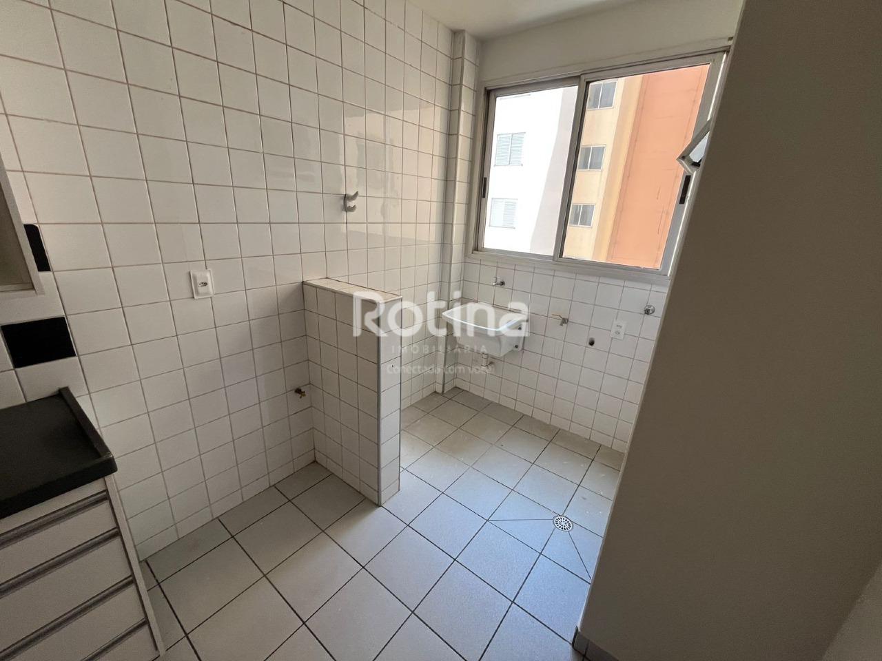 Apartamento para alugar, 3 quartos em Uberlândia no bairro Martins no valor de R$ 1.800,00 - Rotina Imobiliária: 